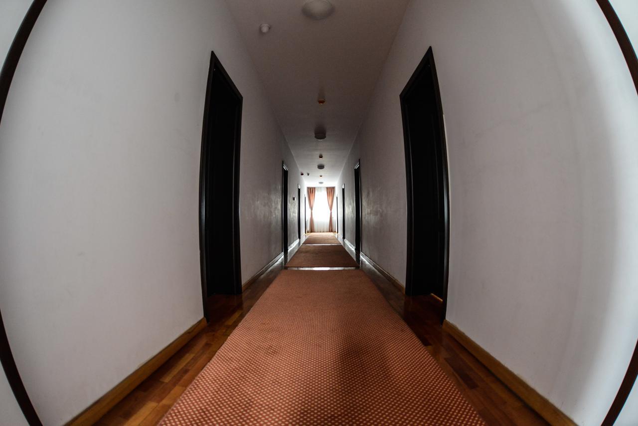 Hotel Posada Римніку-Вилча Екстер'єр фото