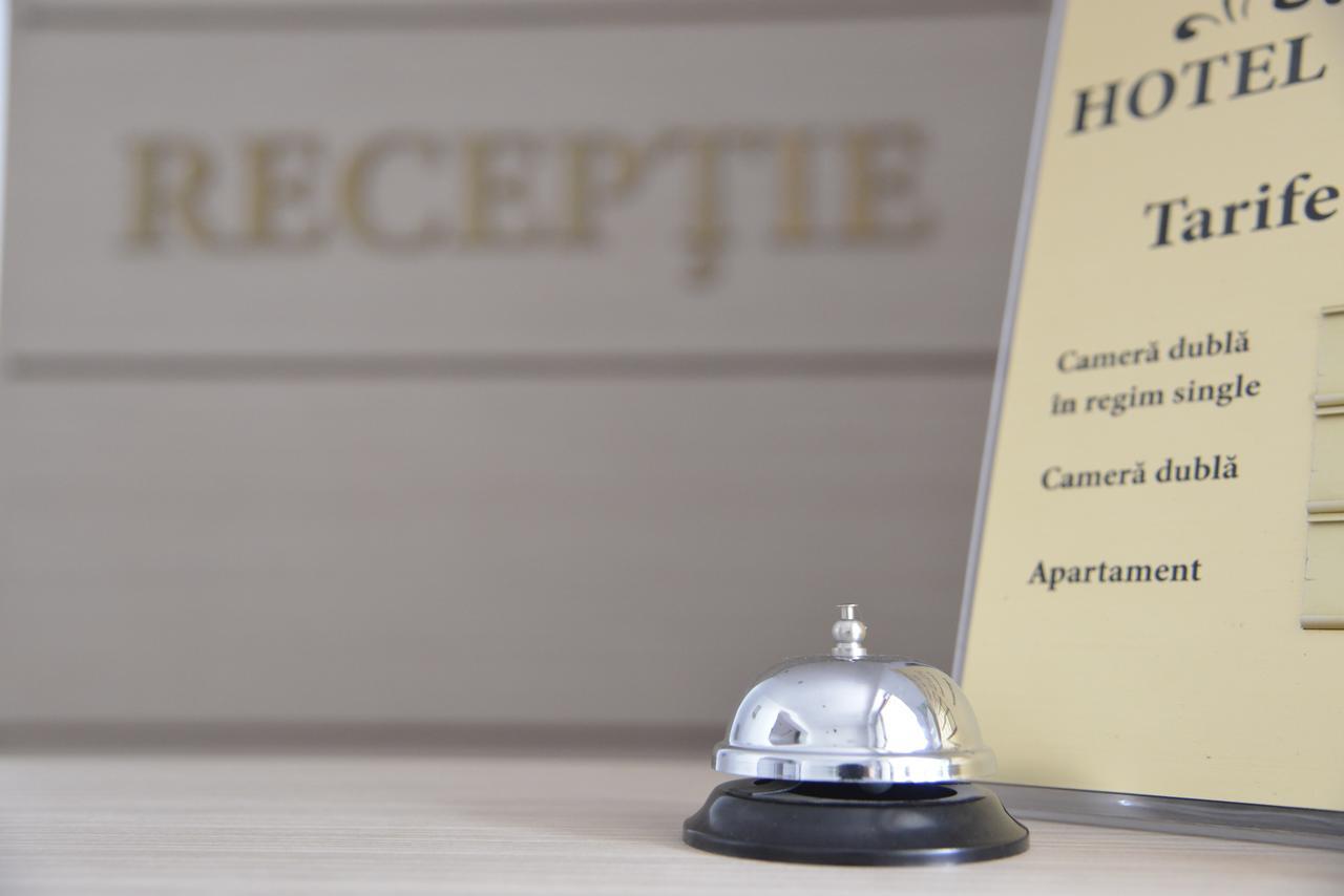 Hotel Posada Римніку-Вилча Екстер'єр фото